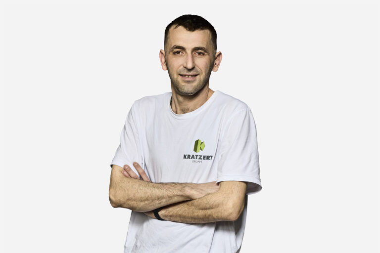 Nihat Halil