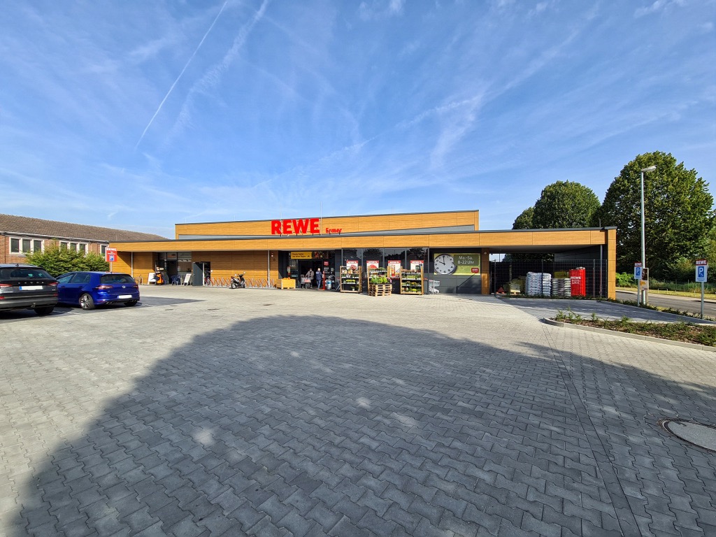 Neubau eines REWE Verbrauchermarktes mit Außenanlagen